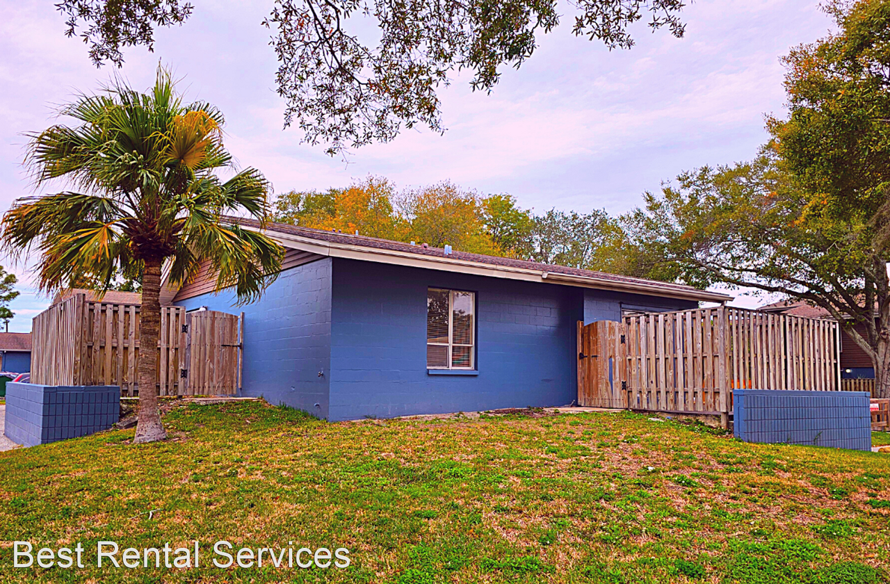 Park Village Apartments in Town N Country Tampa 7601 Paula Dr, Town