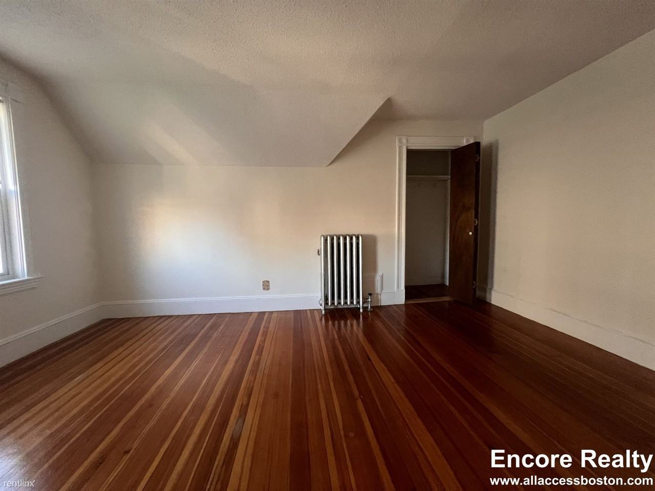 186 Powder House Blvd - Photo 3 of 13