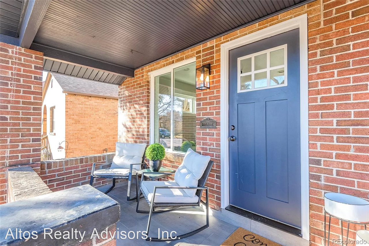 2657 S Lincoln St - Photo 2 of 30