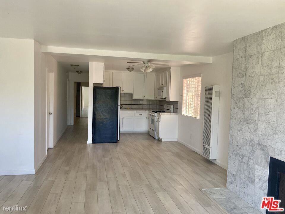 122 Buccaneer St #1 - Photo 2 of 10