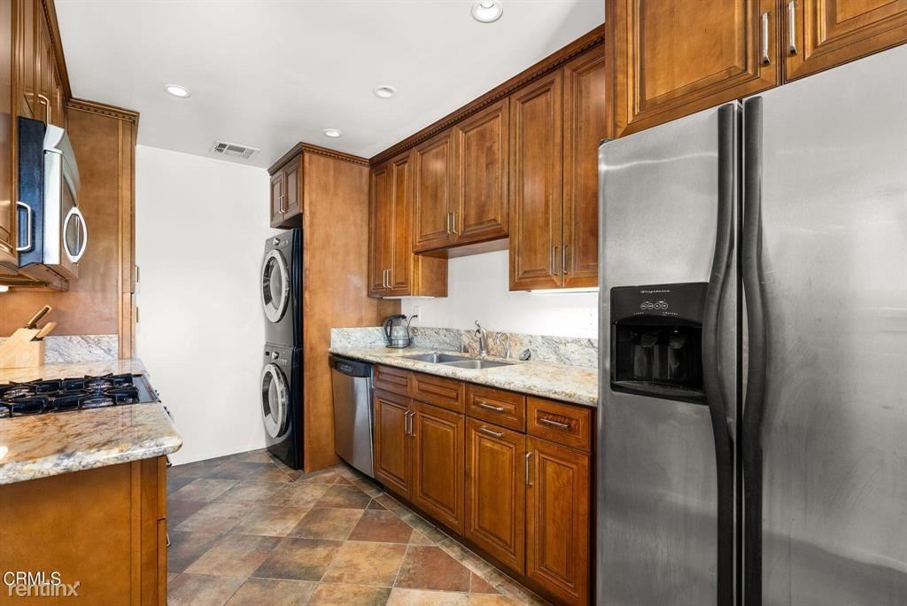 945 S Orange Grove Blvd #E - Photo 2 of 14