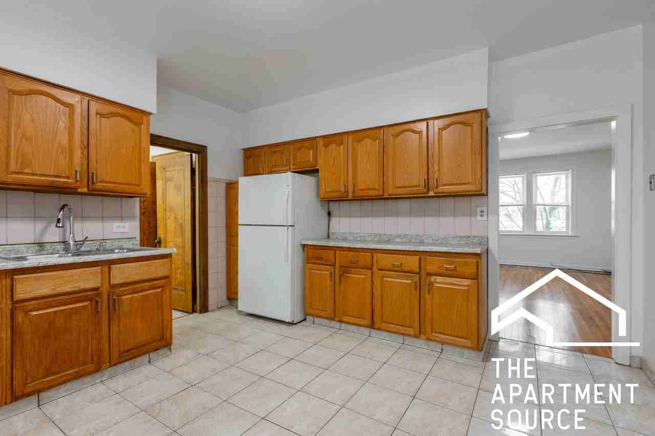 4921 W Berteau Ave #2 - Photo 3 of 14