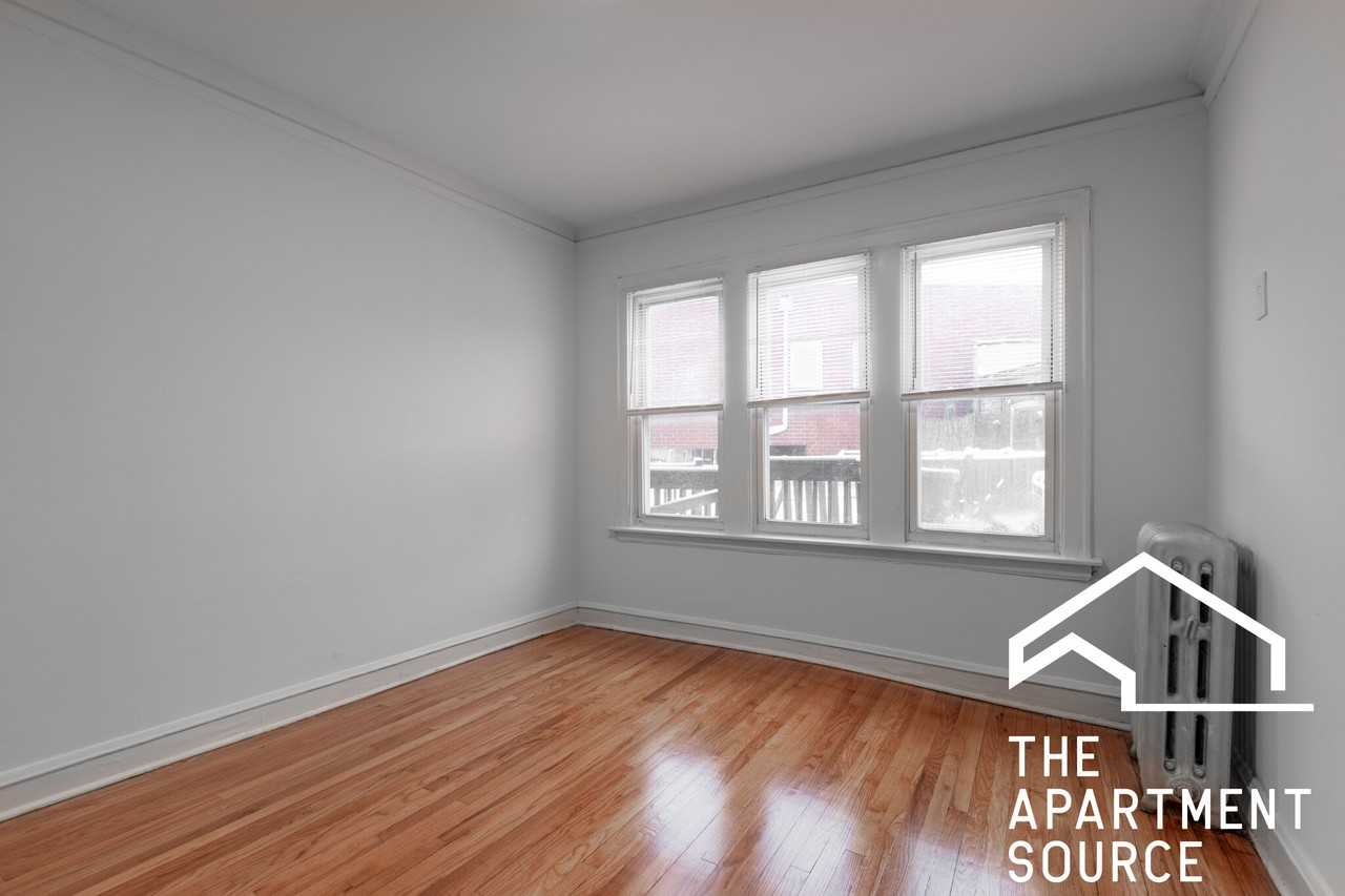 4921 W Berteau Ave #2 - Photo 5 of 14