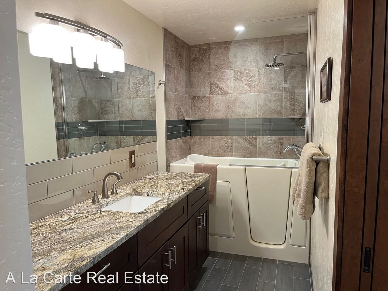 350 Greenway Dr - Photo 2 of 14