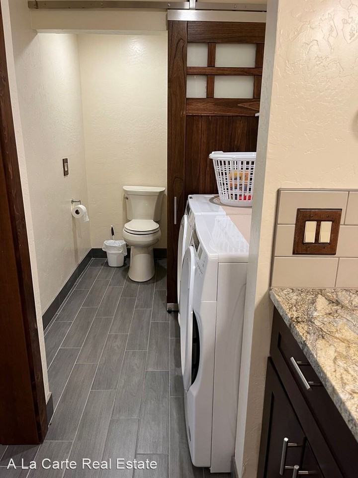 350 Greenway Dr - Photo 3 of 14