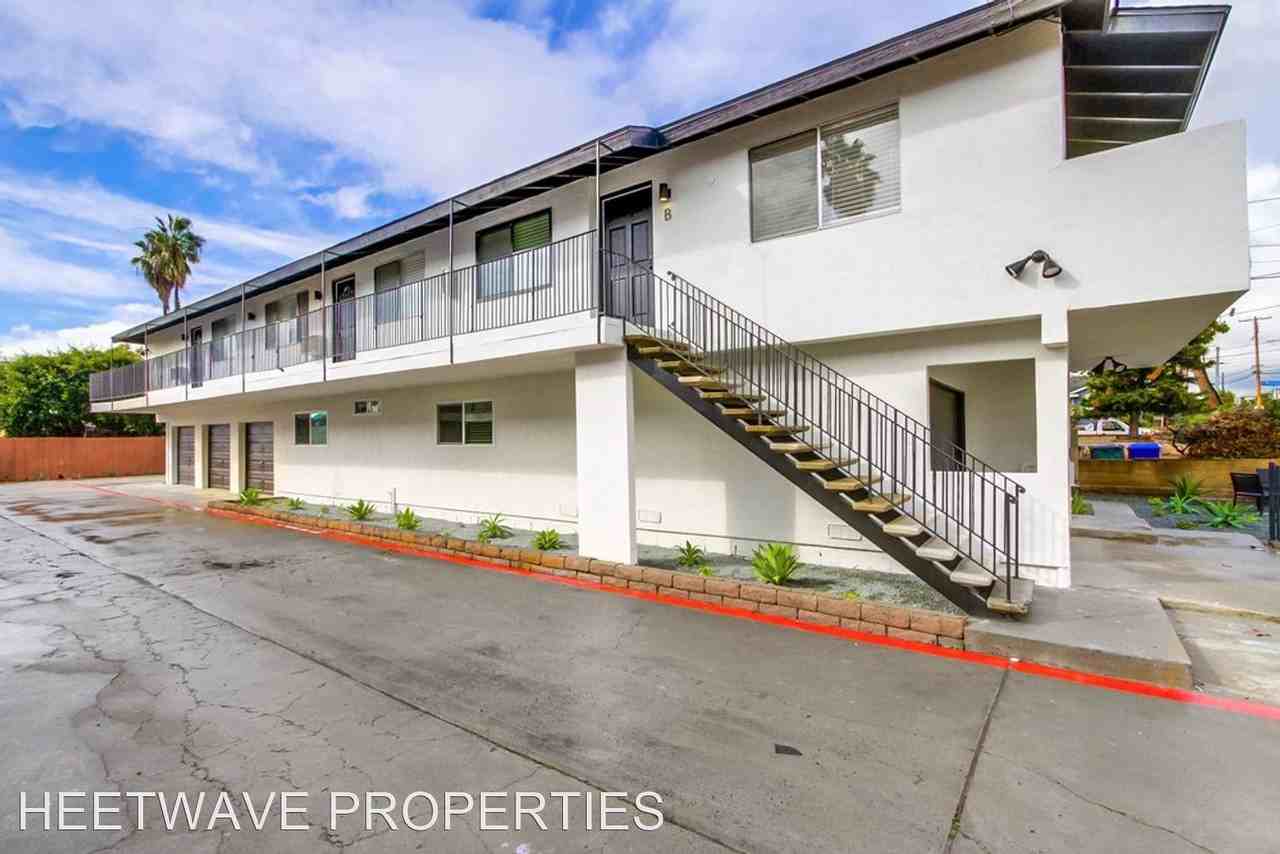 226 N. Citrus Avenue - Photo 2 of 9