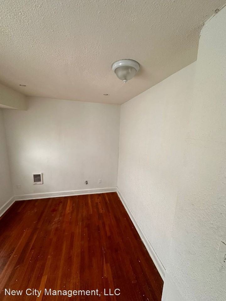 3902 College Ave - Photo 3 of 9