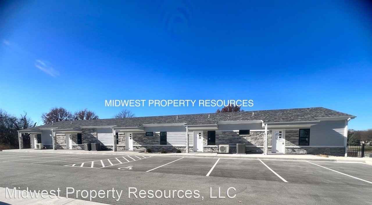 1010 Sugarland Dr - Photo 2 of 2