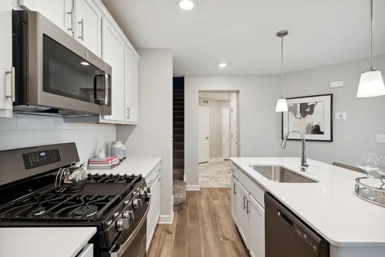 8745 Parkington Ave Ne - Photo 3 of 25