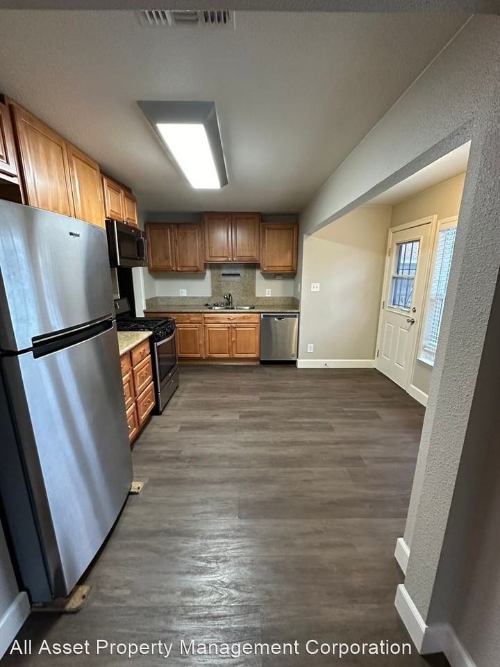 213 Tahoe Ave - Photo 2 of 10