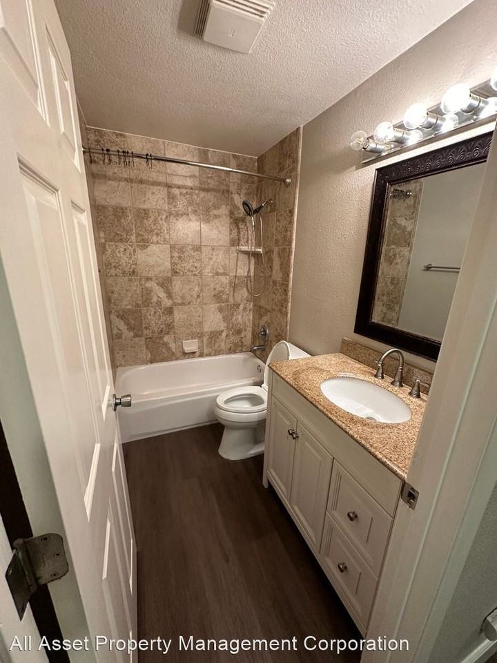 213 Tahoe Ave - Photo 3 of 10
