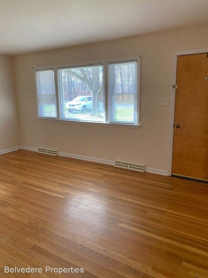 4620 Yanceyville Rd - Photo 3 of 21