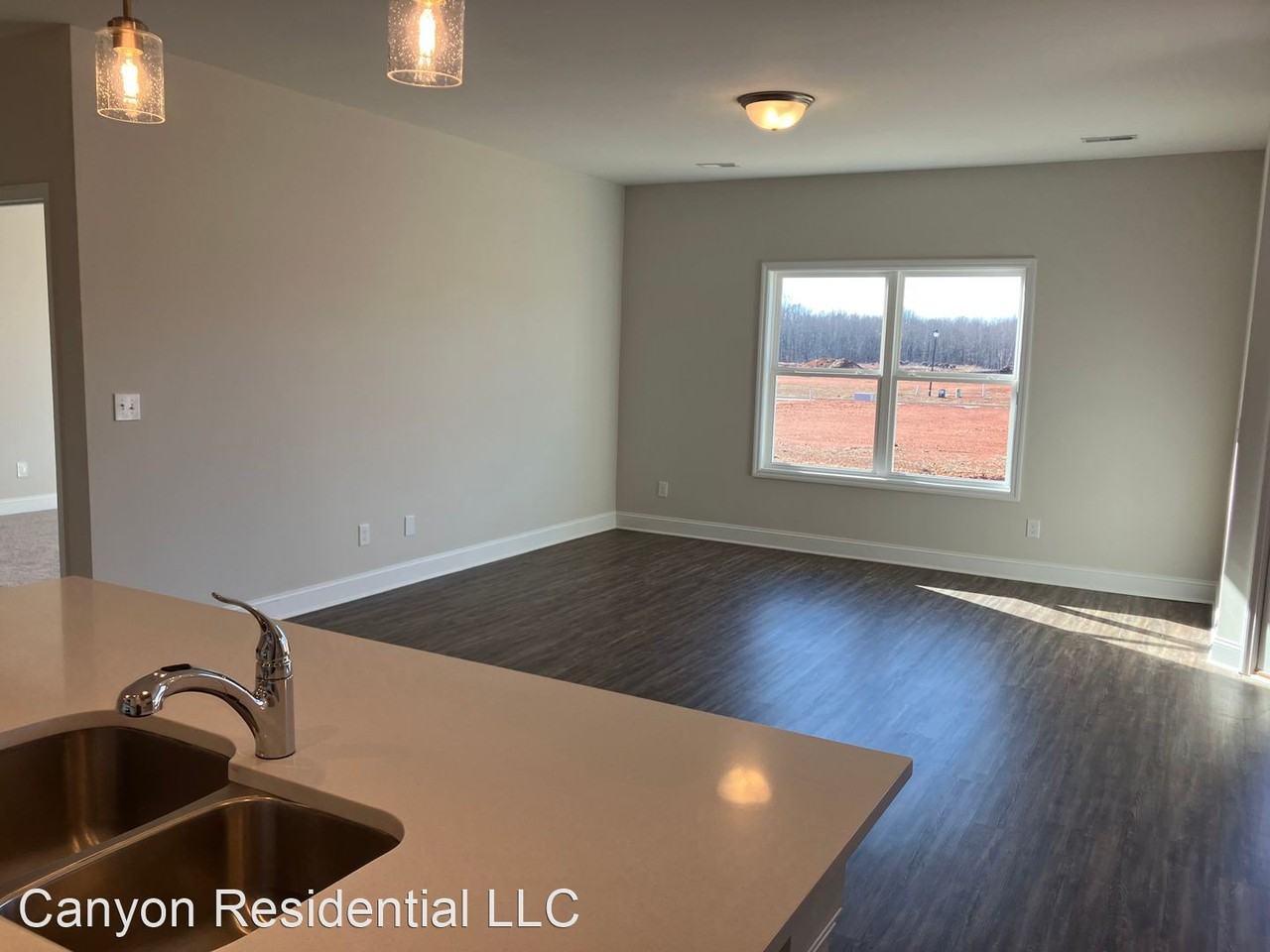 210 Pine Island Ave - Photo 3 of 27