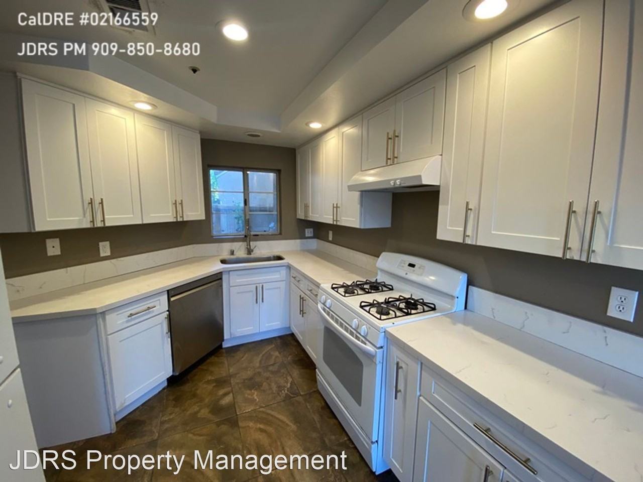 3202 Capri St #B - Photo 3 of 22