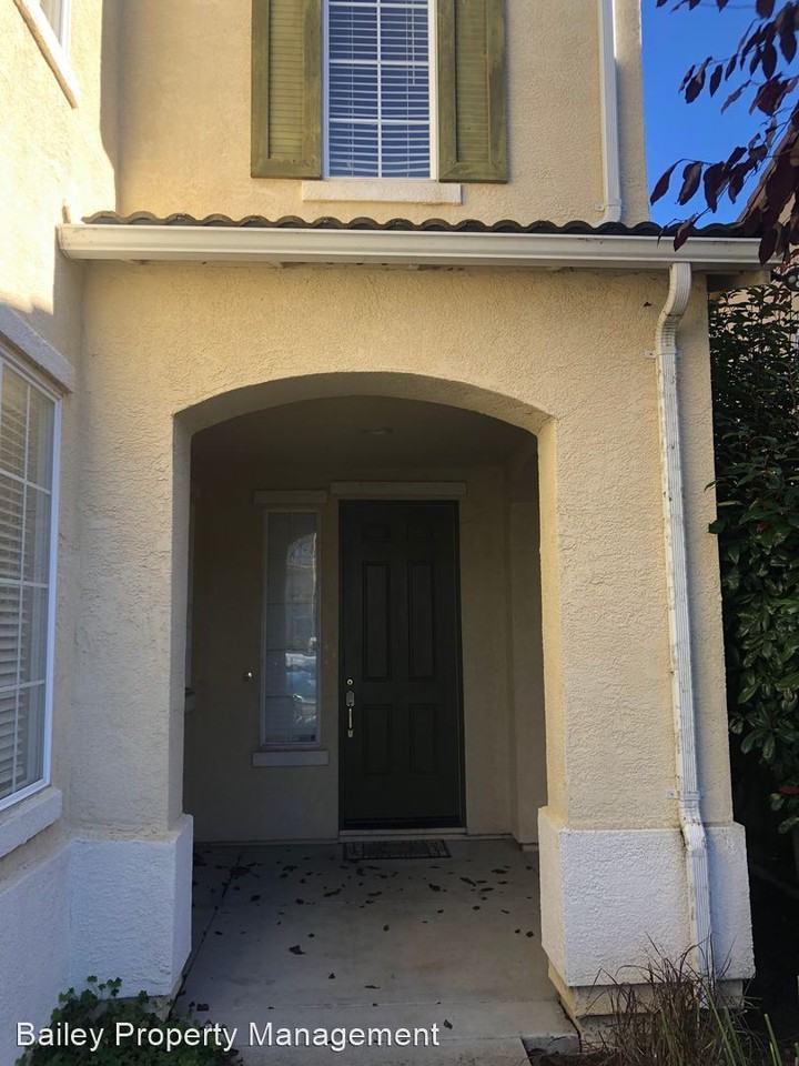 27 La Salle St - Photo 2 of 43
