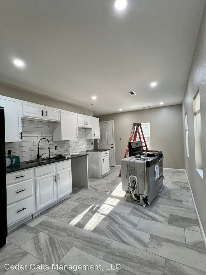 4098 N Salem - Photo 3 of 20