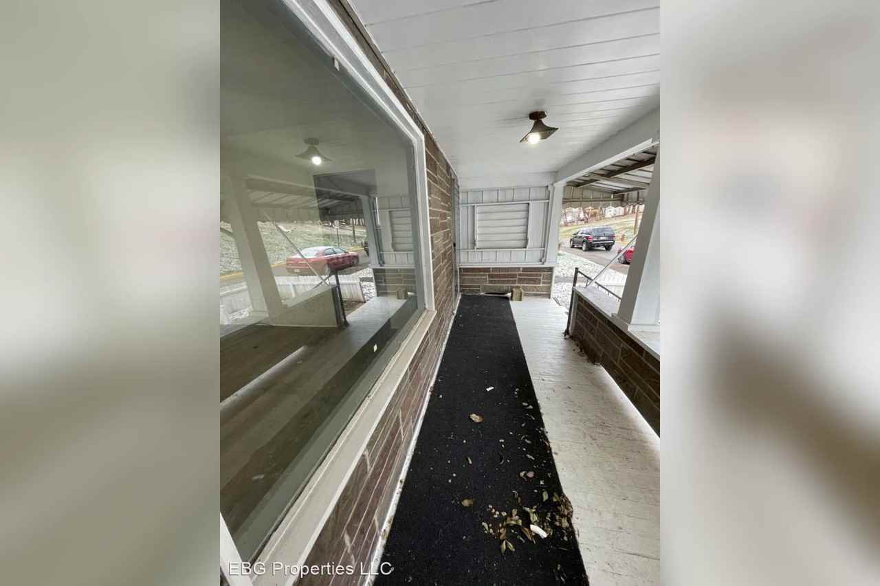 530 Virginia Ave - Photo 2 of 18