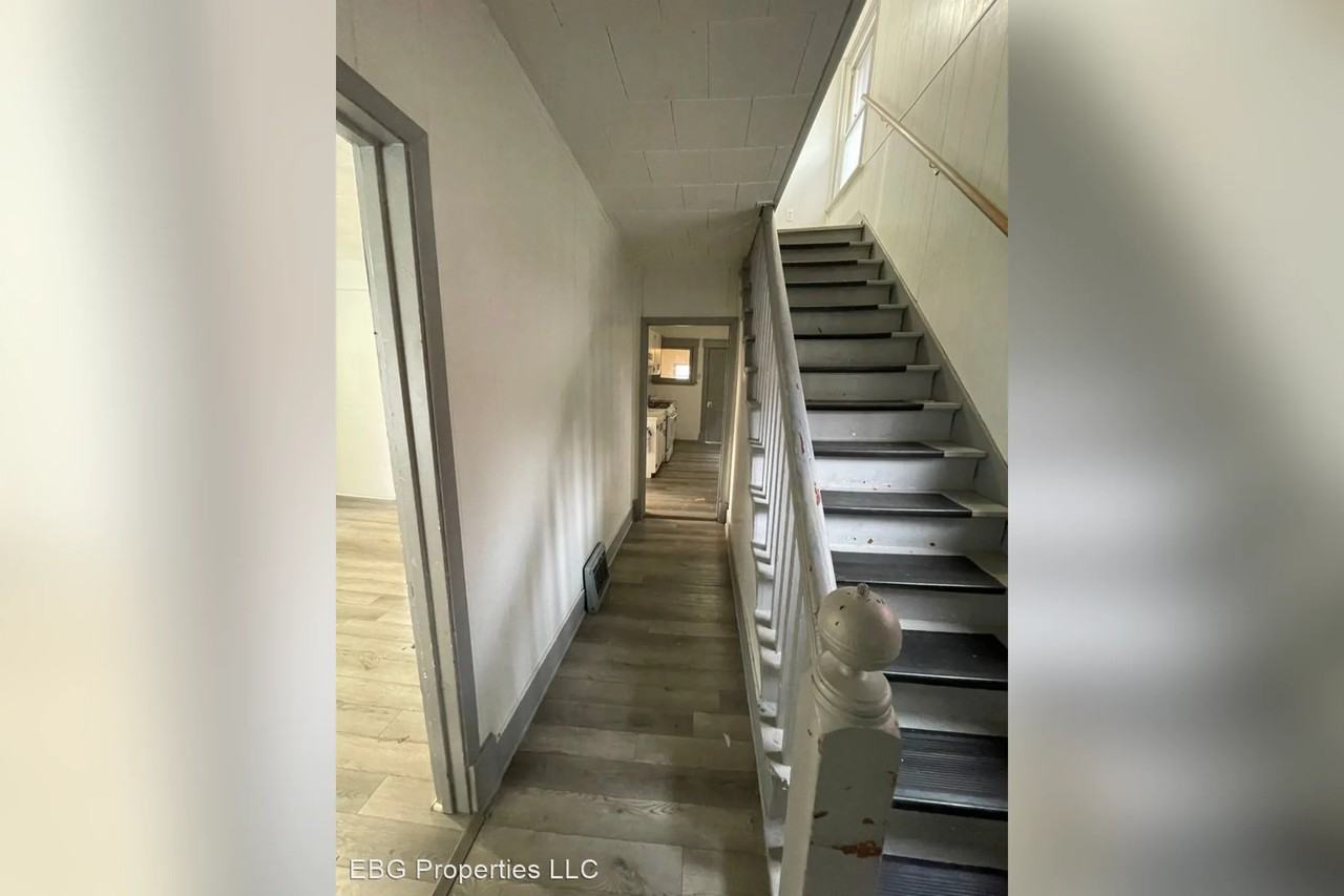 530 Virginia Ave - Photo 3 of 18