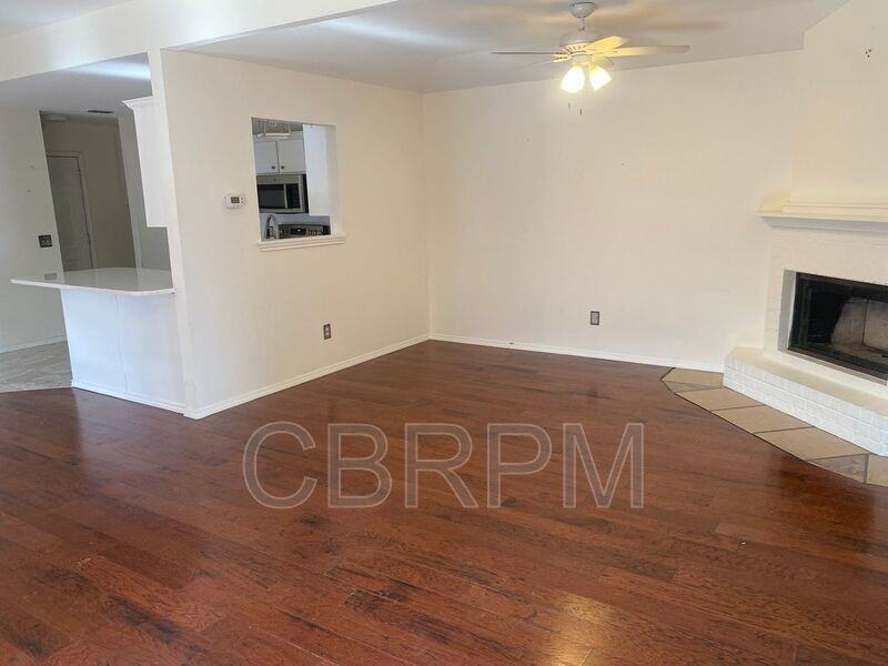 1036 Iola Ave - Photo 2 of 15