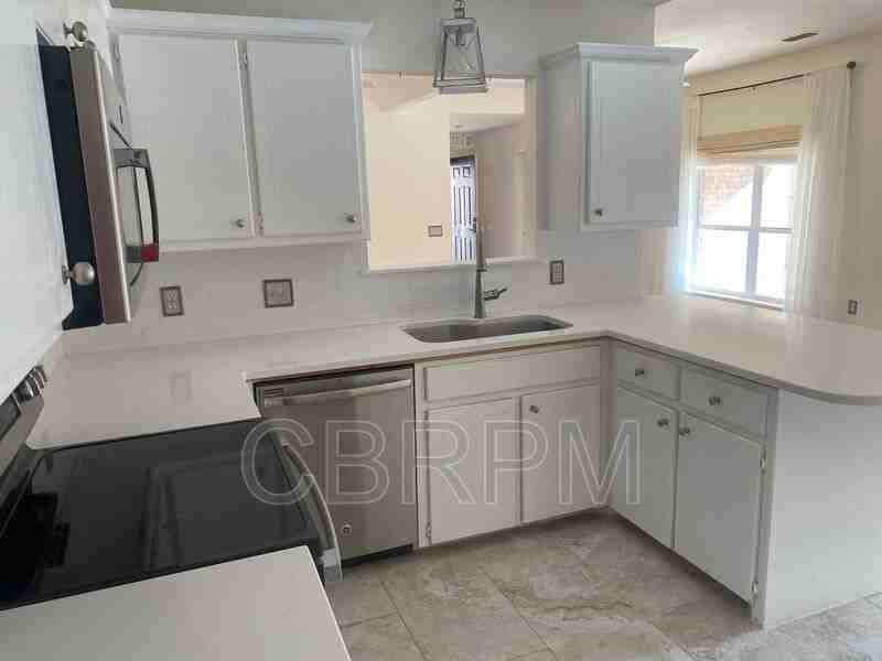 1036 Iola Ave - Photo 6 of 15