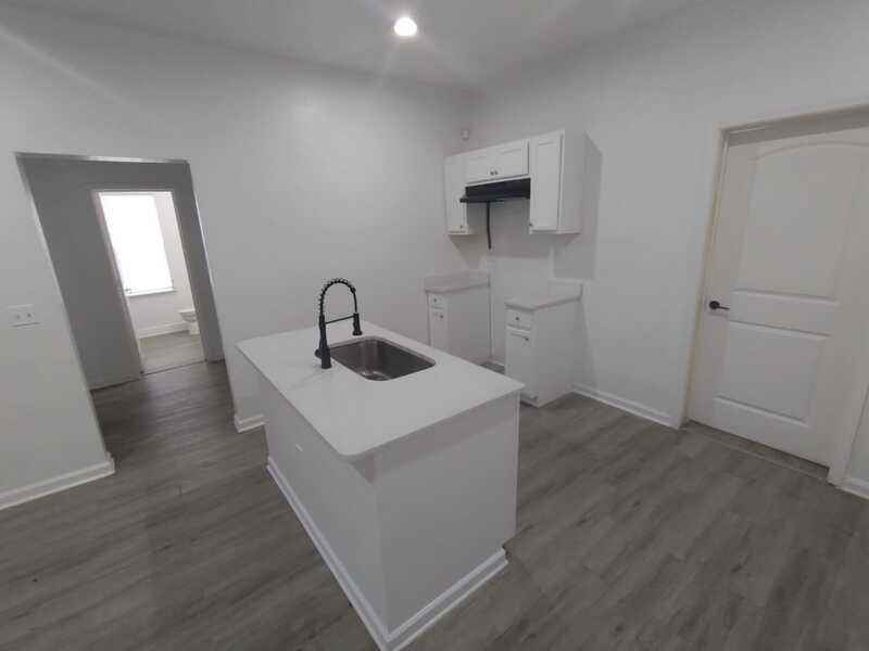 4808 Silver St - Photo 3 of 12