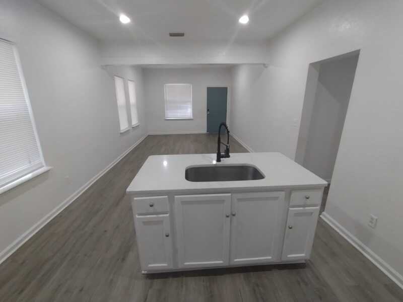 4808 Silver St - Photo 4 of 12