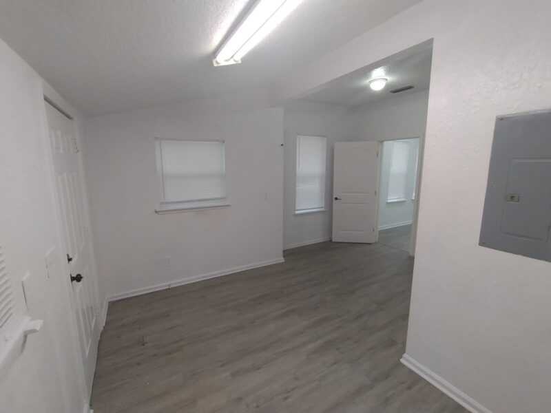 4808 Silver St - Photo 6 of 12