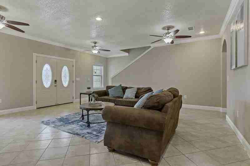 5993 Glen Vis - Photo 3 of 9