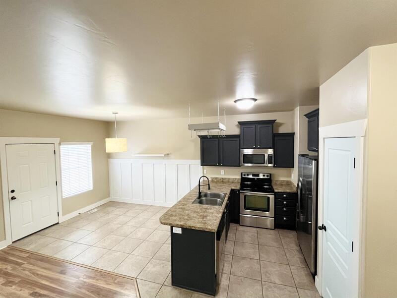 1576 N Venetian Way - Photo 6 of 34