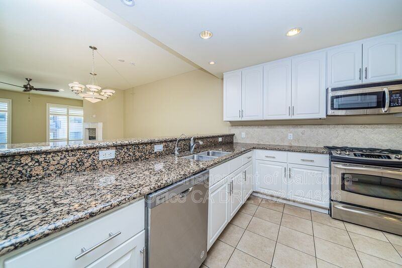301 Mission Ave #405 - Photo 7 of 36