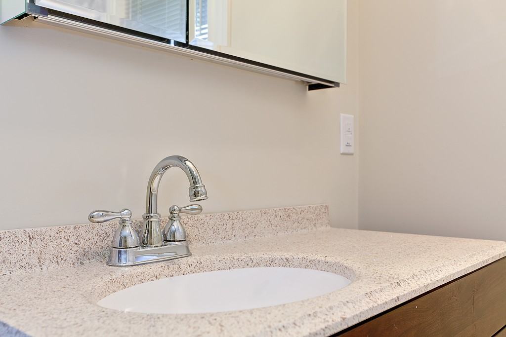 97 Gladstone St - Photo 2 of 12