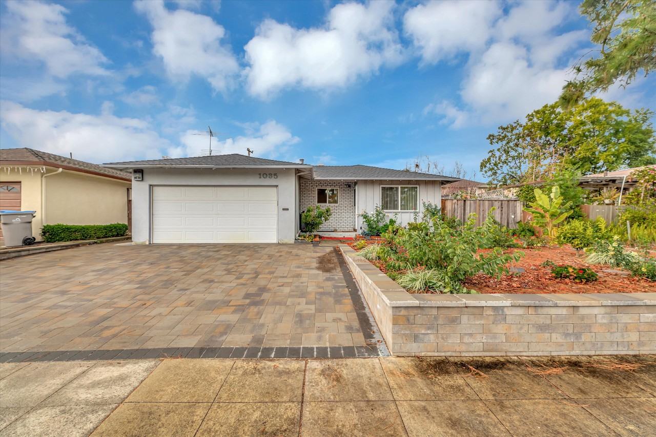 1035 Miller Ave - Photo 3 of 50