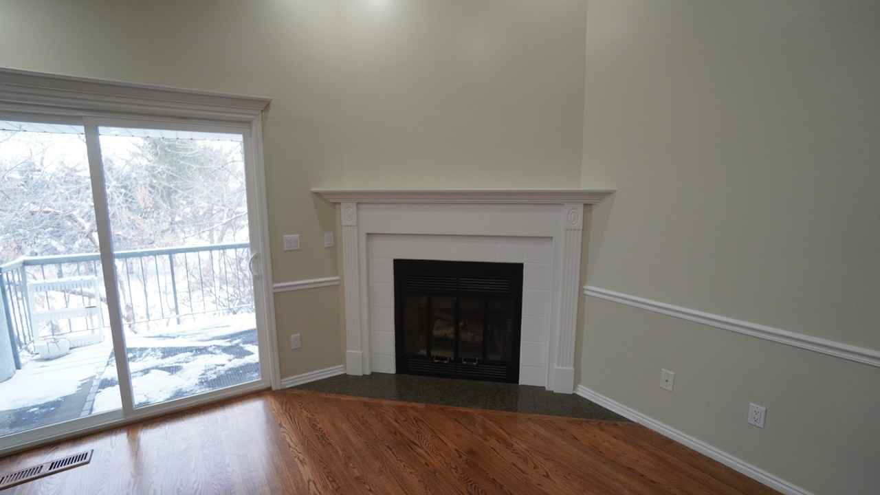 1043 Brook Haven Dr - Photo 6 of 37