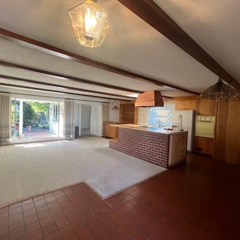 364 E Beverly Pl - Photo 2 of 15