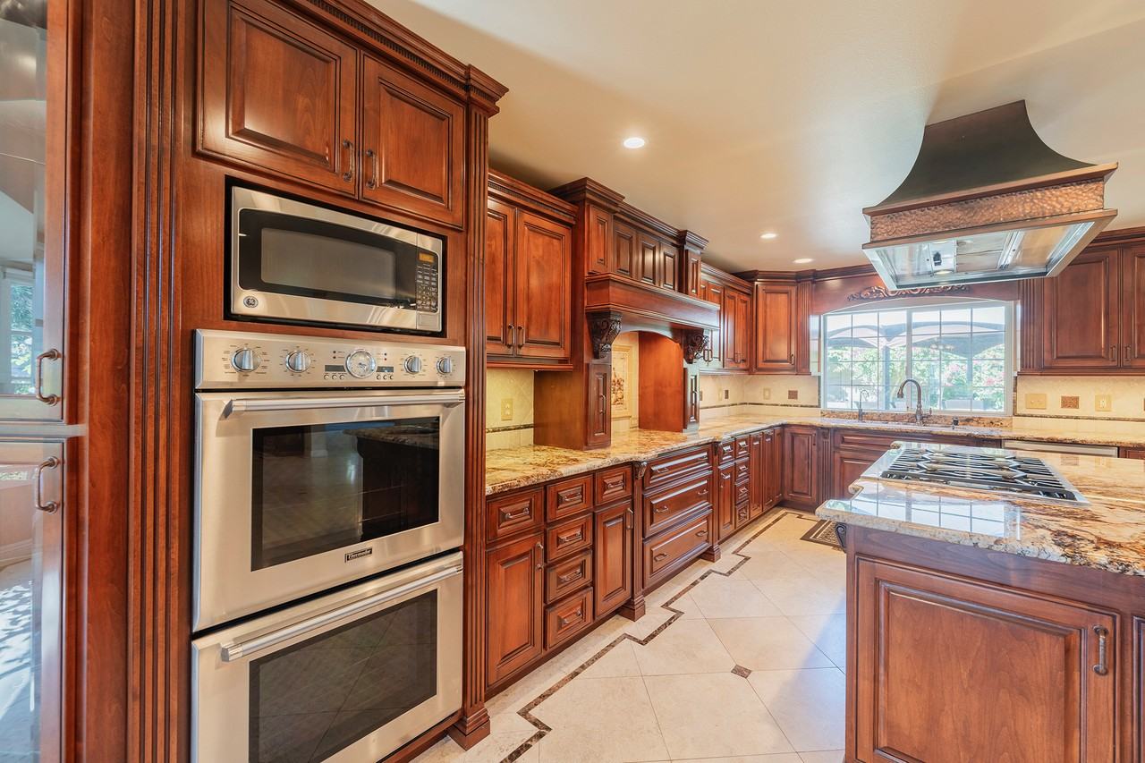 6591 Trotter Dr - Photo 3 of 20