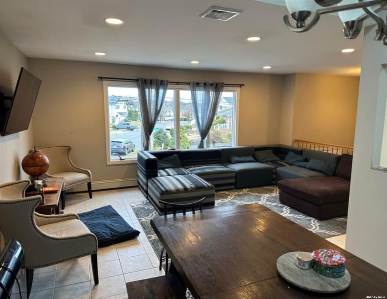 2352 Beverly Rd, Wantagh, NY 11793 3 Bedroom Apartment for 3,500/month