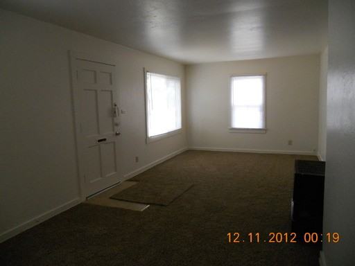 126 Clay St - Photo 2 of 4