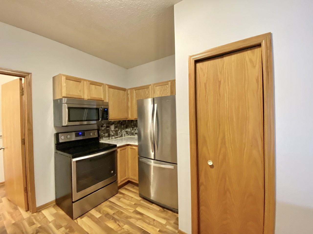 655 Roundhouse St #2 - Photo 3 of 16