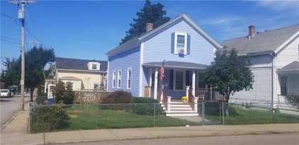 96 Van Zandt Ave  