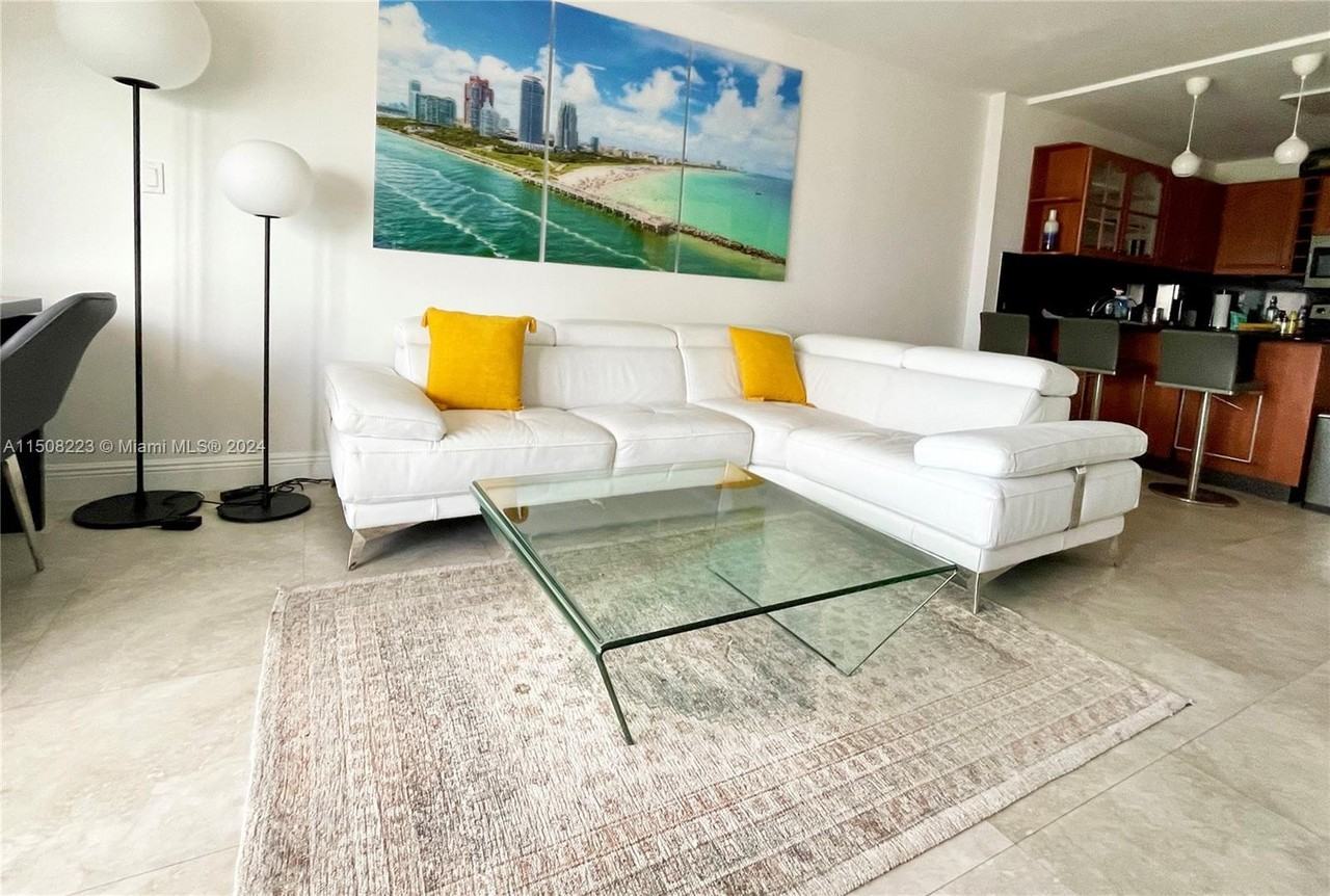 5701 Collins Ave #1705 - Photo 6 of 32