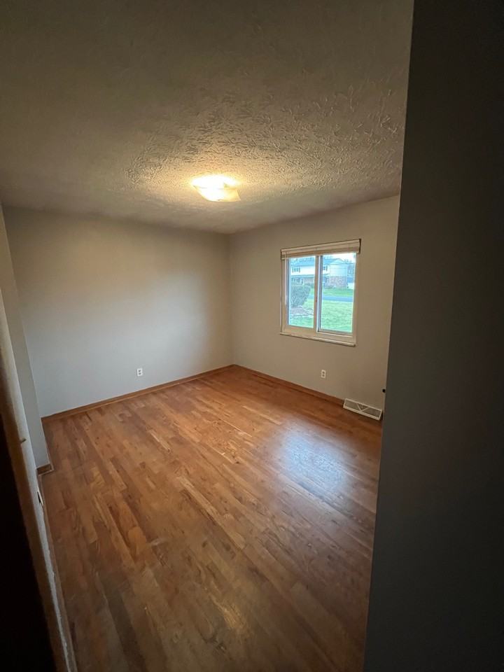 4050 Beckley Rd #4050 - Photo 3 of 13