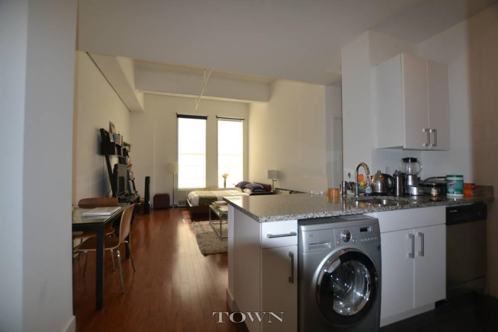 184 Kent Ave #A517