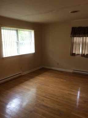4894 Robin Hood Rd - Photo 3 of 16