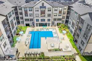 featured image of 2405 Montopolis Dr