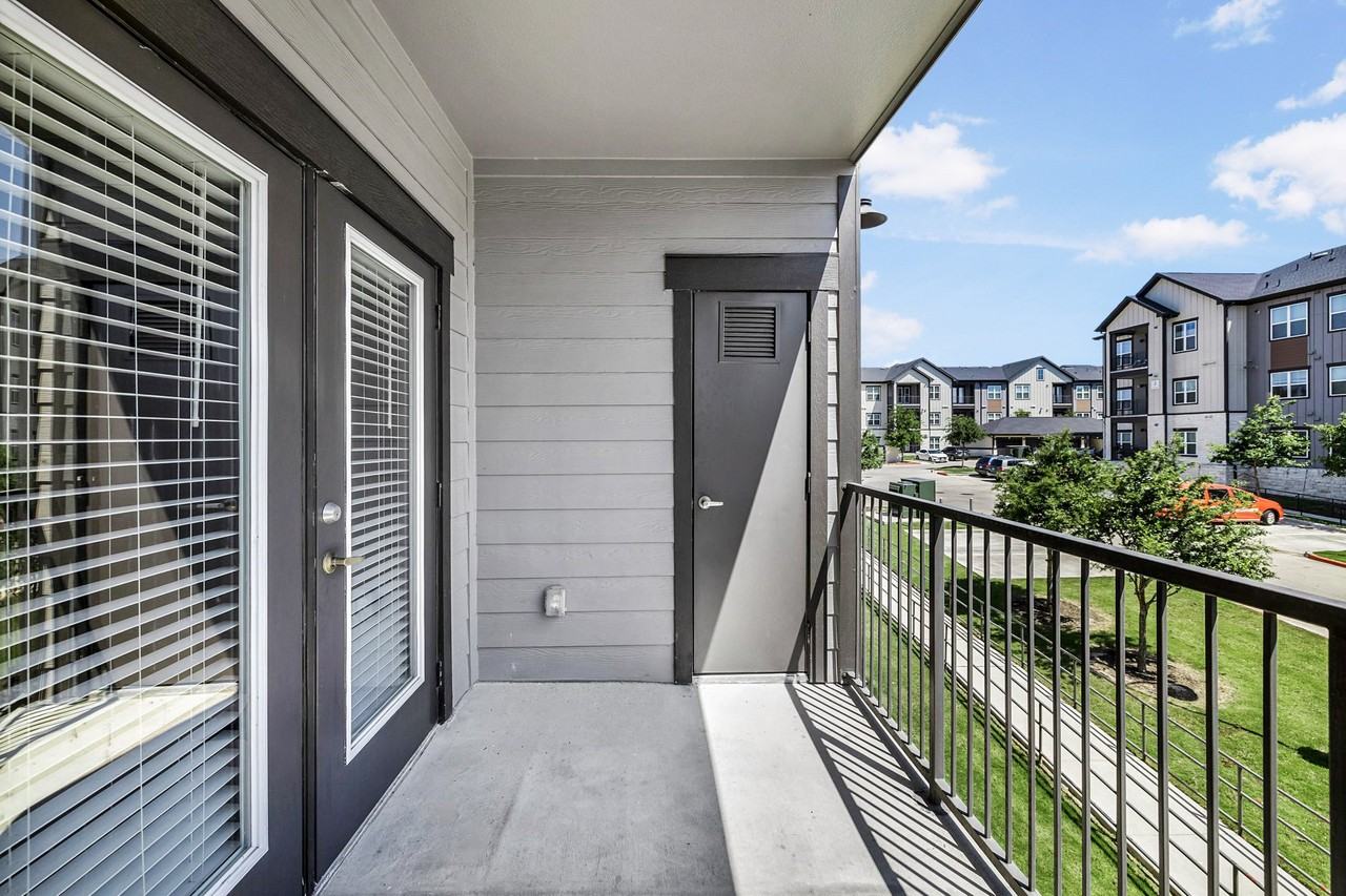 The Mont - Photo 7 of 45