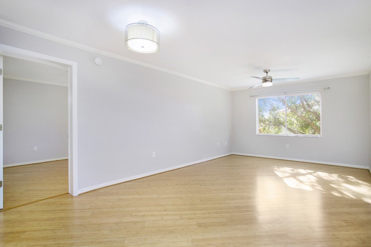 8271 Key Royal Circle #924 - Photo 7 of 39