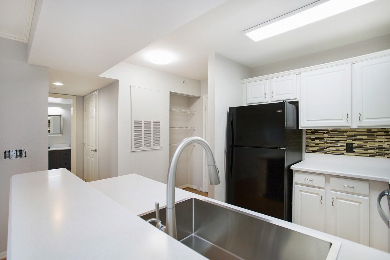 8271 Key Royal Circle #924 - Photo 6 of 39