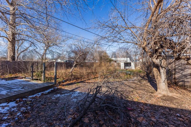 420 W Benway St - Photo 5 of 20