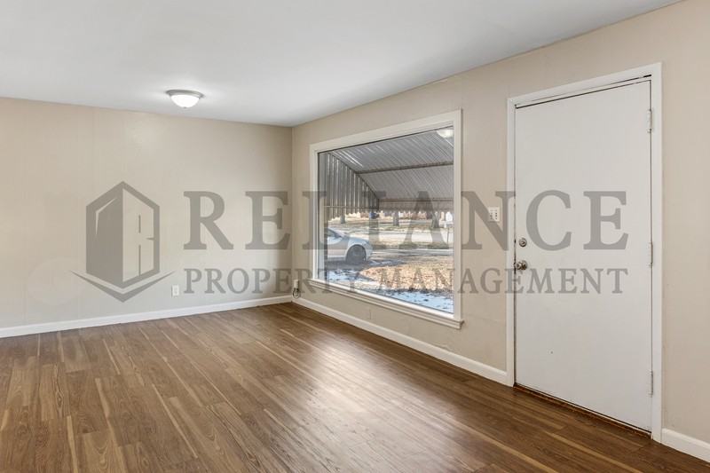 628 S Mission Rd - Photo 6 of 20