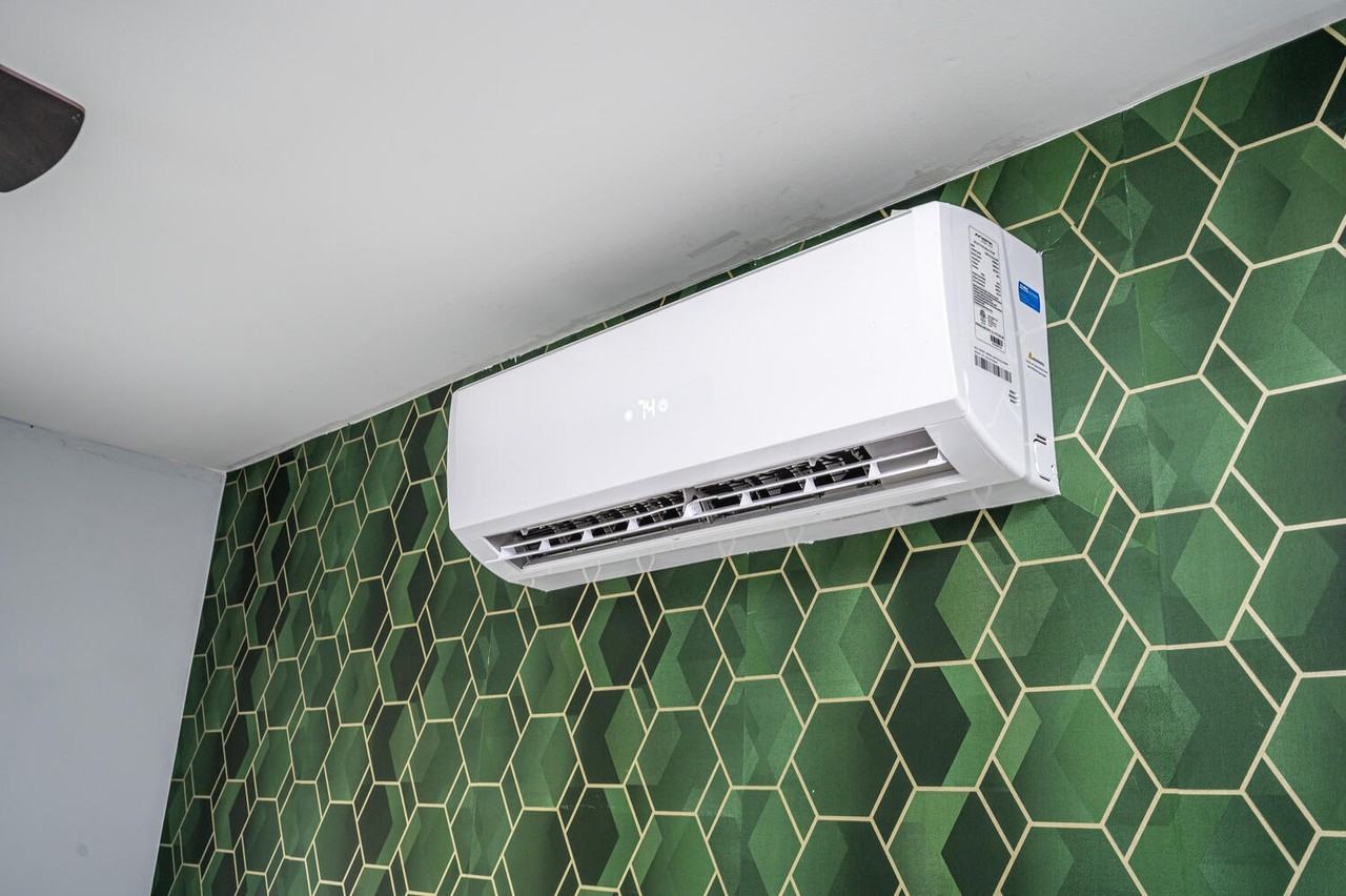 105 Carnes Drive Southeast - Photo 2 of 10